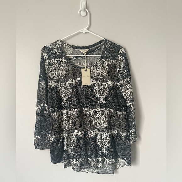 🆕🍍3/$25 Item Lucky Brand Top - Picture 2 of 6